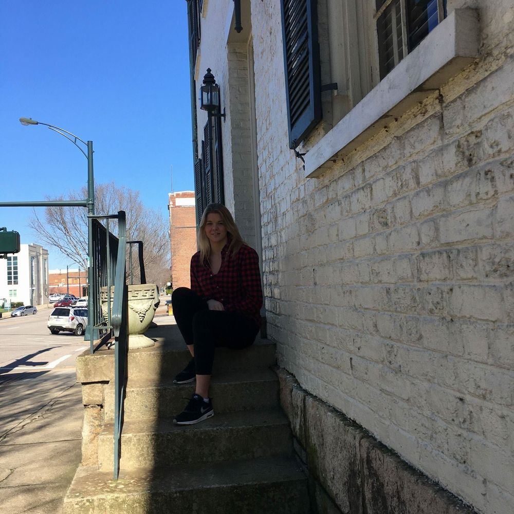 Meet your Posher, Claire